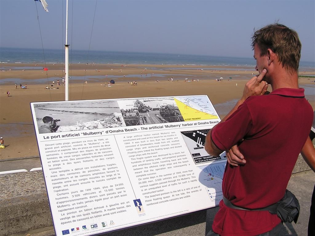 zbytky spojeneckého přístavu v Arromanches
