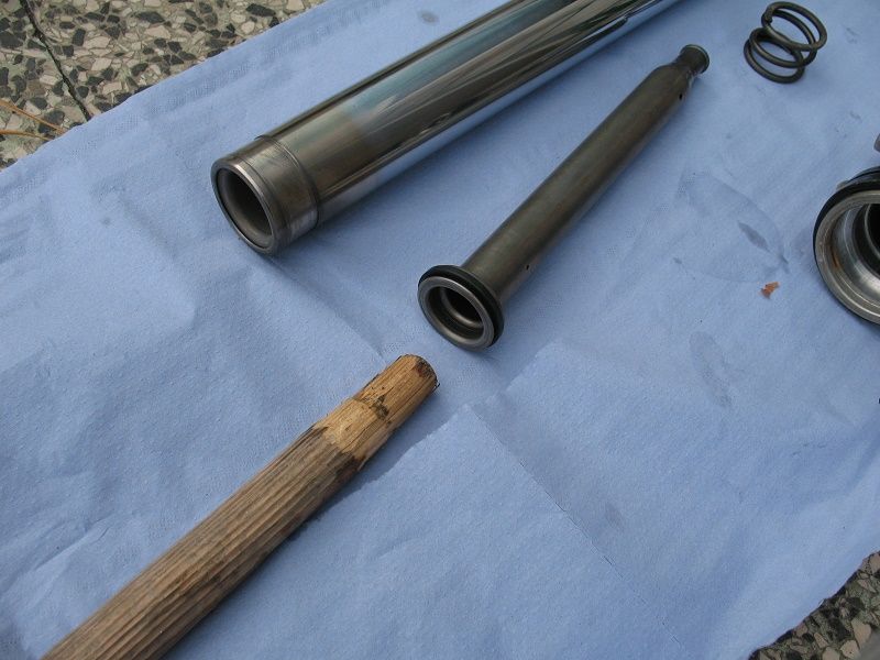 Rozebraný tlumič XJ 600 N