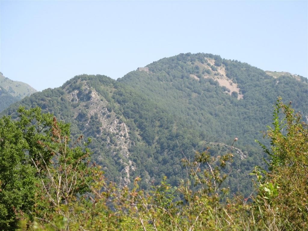 Casárna tvrze Monte Grosso