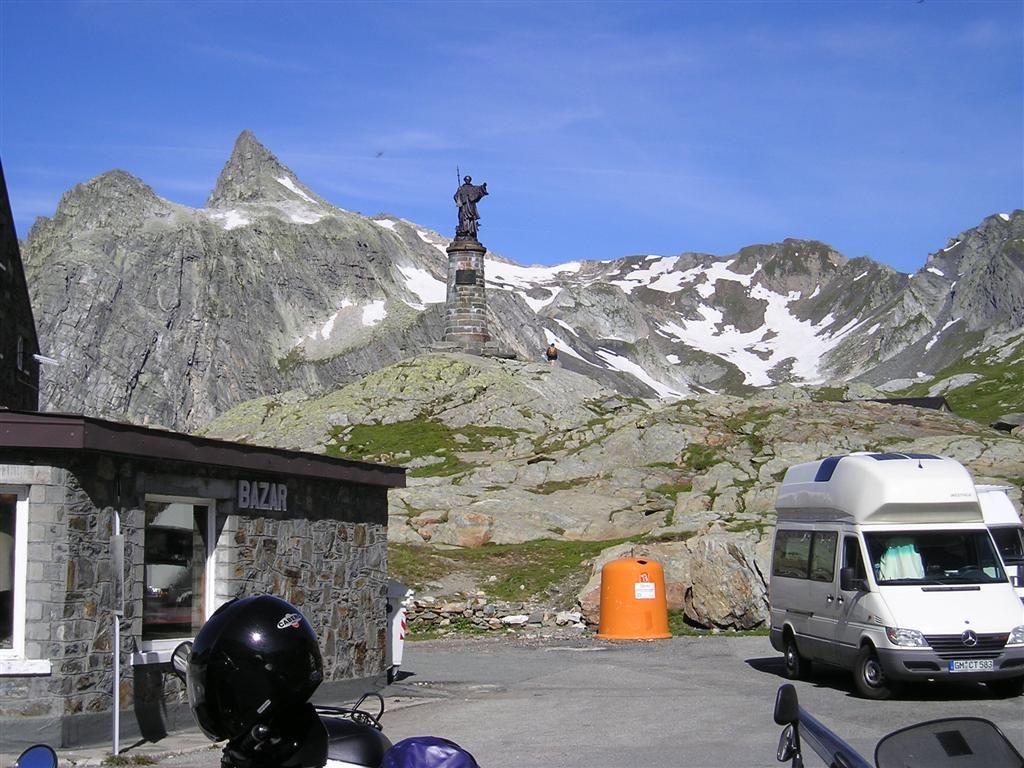 Col du Gr.St.Bernard 2469m