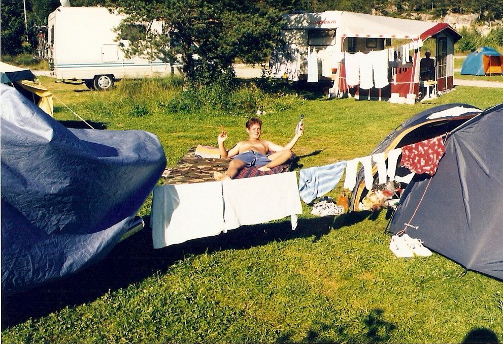 9-10.7. Kemp u Prekestolu ( Kazatelny ) a hezký den plný vodky a kubánských doutníků